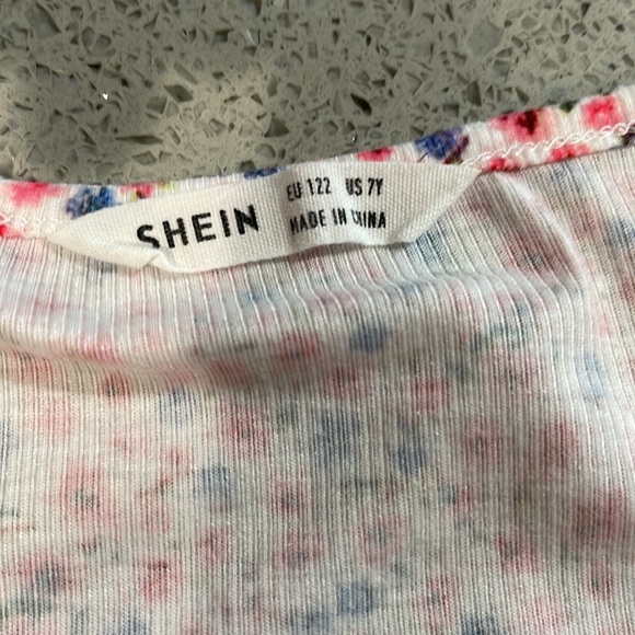 Bundle 7 year old crop tops - Picture 3 of 8